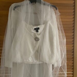 I.N. San Francisco White Cape with Brooch